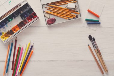 Çizim araçları, kırtasiye, işyeri sanatçı