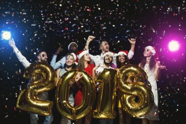 Office yeni yıl partisi. Gençler eğleniyor