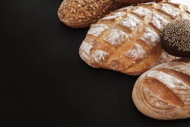 Fırın kavramı. Ekmek arka plan üzerinde balck izole bol