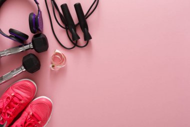 Fitness arka plan, spor ekipmanları, kopyalama alanı