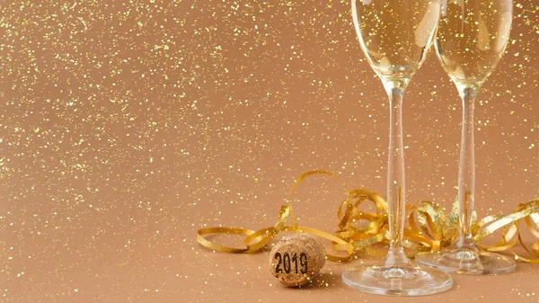 Tatil arka plan üzerinde şampanya flüt — Stok fotoğraf