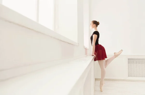Piękne baleriny tańca w pointe — Zdjęcie stockowe