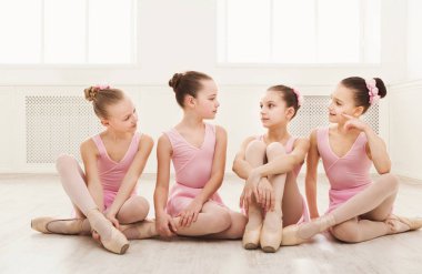 Küçük balerinler Bale Stüdyosu konuşuyor