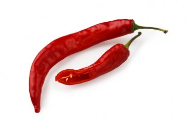 Beyaz arka plan üzerinde izole kırmızı biber portre