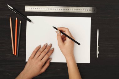 Kadının çizim, en iyi görünümü eller