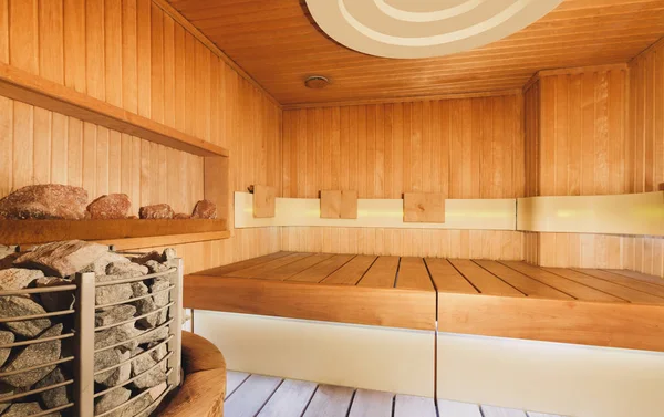 Innenraum der hölzernen Sauna — Stockfoto
