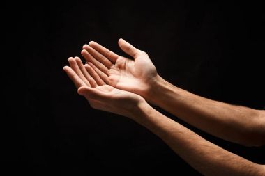 Erkek ellerini tutarak şekli, kesme siyah götürdü