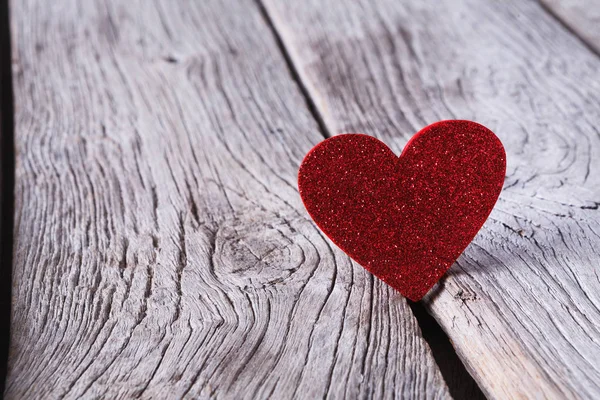 Valentine day background, paper heart on wood, copy space — Stock Photo, Image