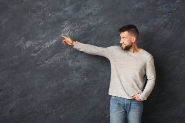 Yakışıklı delikanlı, stüdyo portre, çocuk tarzı