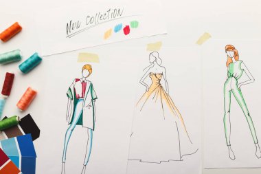 Yeni moda koleksiyonu için skeçler el çekilmiş