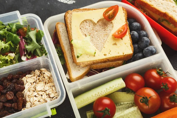 Matlådor för kid. Hälsosamt mellanmål till skolan middag — Stockfoto