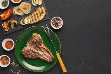 Orta nadir T-Bone biftek ızgara portre