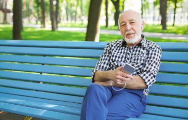 Kulaklıklar açık havada mutlu komuta sizde