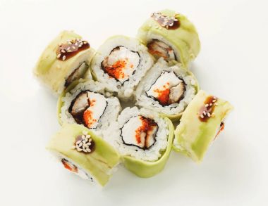 Balık kümesi üzerinde izole beyaz, portre rulo