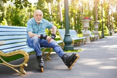 Komuta sizde tekerlekli paten açık havada