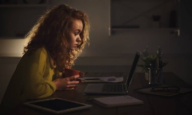 Çalışma evde geç akşam kadar serbest meslek