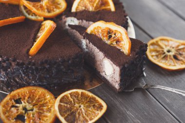 Çikolatalı kek krem ve profiterol