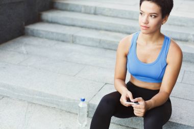 Nefes, çalışma mola yorgun kadın runner