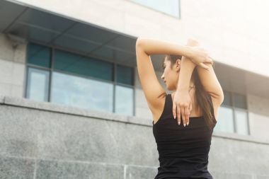 Eğitim açık havada germe, fitness kadın