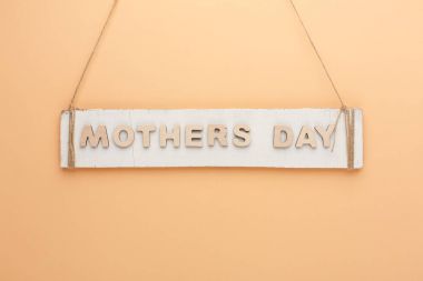 El yapımı anneler günü ahşap kartı şeftali arka plan