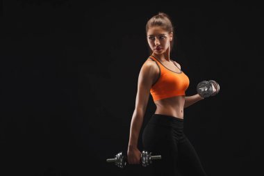 Dambılı atletik kadın