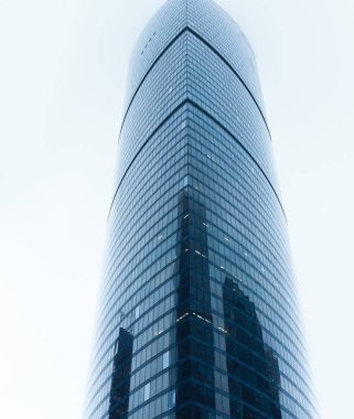 İş merkezleri, modern gökdelenlerin cam cepheler