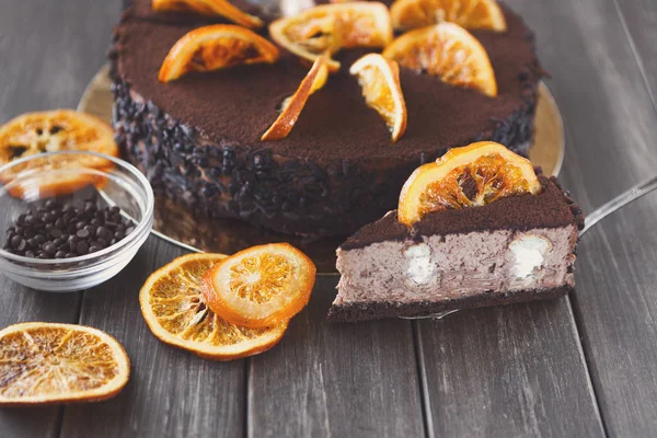 Çikolatalı kek krem ve profiterol