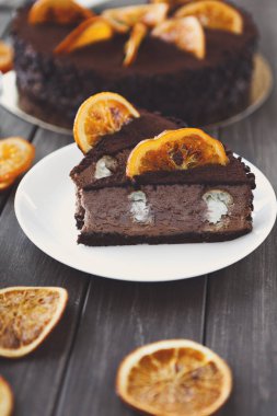 Çikolatalı kek krem ve profiterol