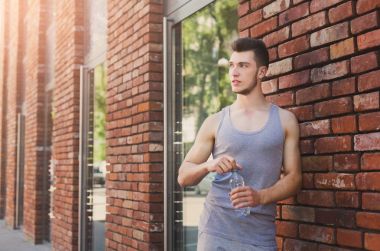 Adam molası, içme suyu verdikten