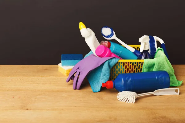 Kleurrijke groep van het schoonmaken levert — Stockfoto