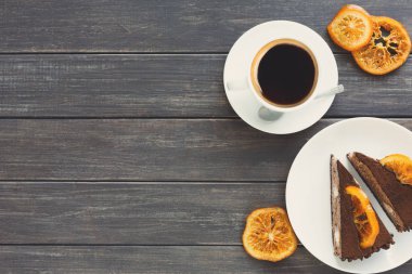 Çikolatalı kek krem ve profiterol