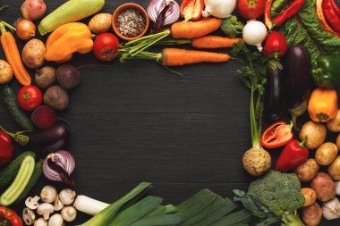 Renkli taze organik sebze çerçeve