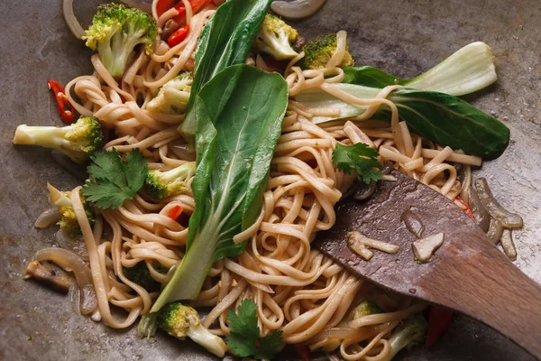 Comida asiática, cozinhar no restaurante close-up — Fotografia de Stock