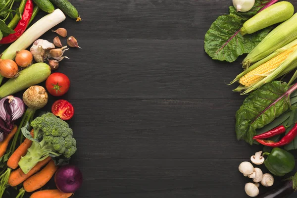 Renkli taze organik sebze kenarlık