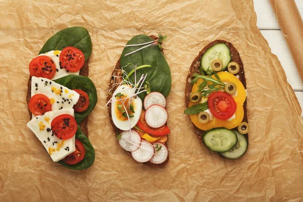 Rozmaite Kanapki wegetariańska zdrowy — Zdjęcie stockowe