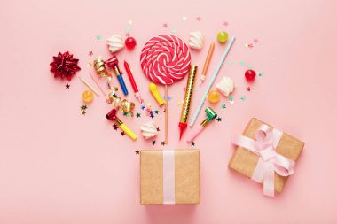 Hediye ve lolipop doğum günü parti arka plan