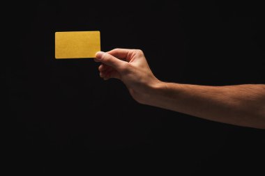 Boş plastik kart tutan erkek el closeup