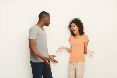 Break up, kızgın çift birbirlerine bağırarak