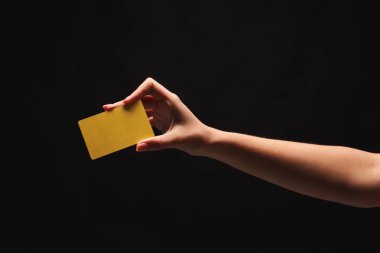 Boş plastik kart tutan el closeup