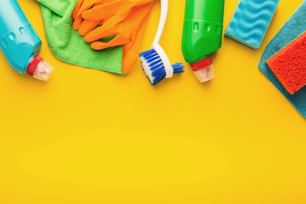 Diverses fournitures de nettoyage, fond de ménage — Photo