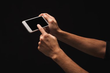 boş ekran ile hareket eden smartphone tutan erkek el