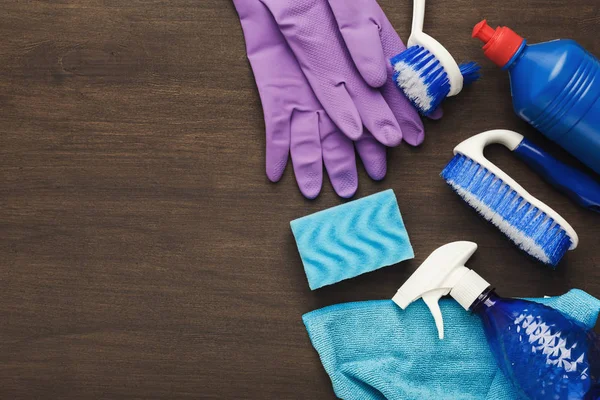 Various cleaning supplies, housekeeping background — Stock Photo, Image