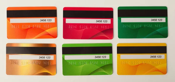 Kolekcja kolorowych kart kredytowych na białym tle — Zdjęcie stockowe