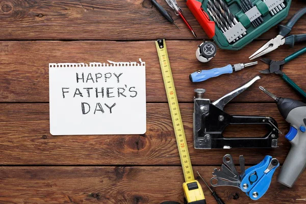 Happy Fathers Day fond, carte avec des outils de réparation — Photo