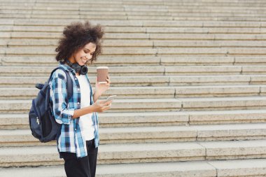 Öğrenci kız kitapları Üniversitesi arka plan ile