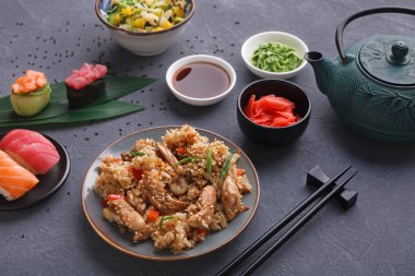 Japon stil gıda, Restoran hizmet