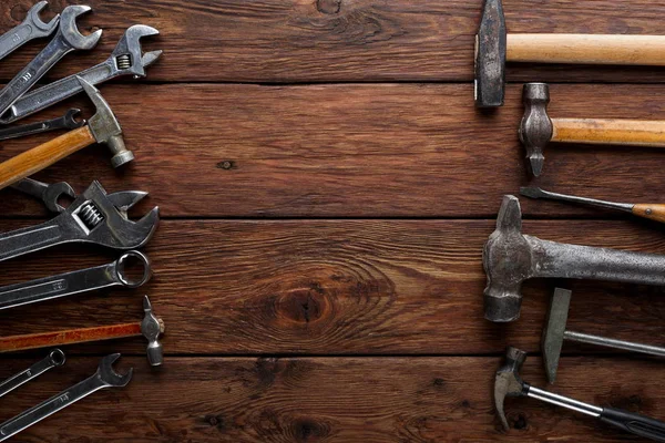 Granicy narzędzia do napraw na tle drewna z miejsca kopii — Zdjęcie stockowe