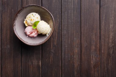 Çeşitli dondurma kaşık toz kase en iyi görünümü
