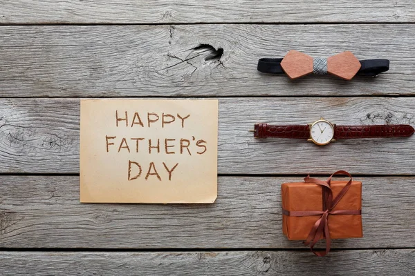 Carte Happy Fathers Day sur fond de bois rustique — Photo