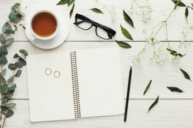 Planlayıcısı kontrol listesi ile gelin arka plan